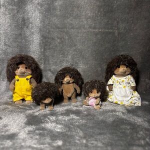 Calico Critters Pickleweeds Hedgehog Family with Twins